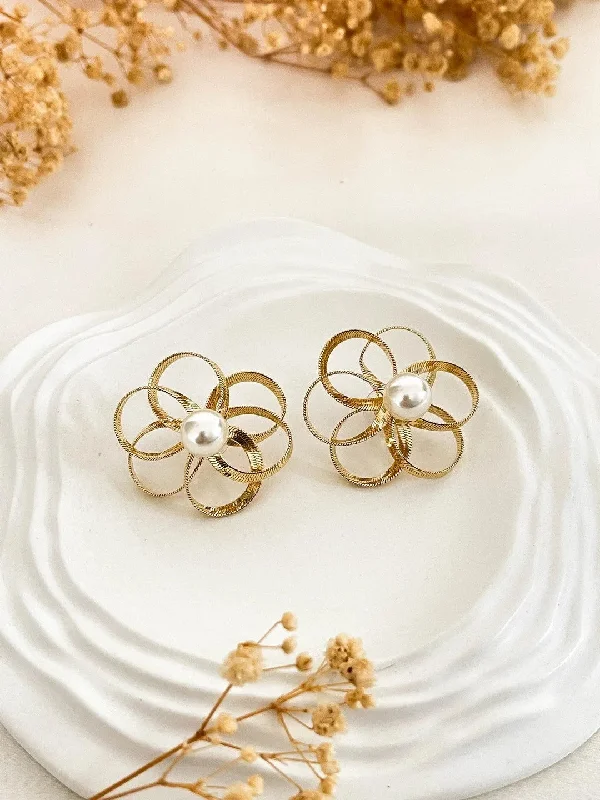 Geometric Hollow Flower Stud