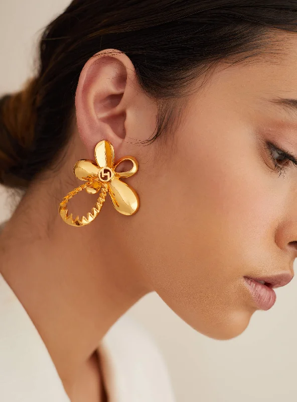 OH Poppi Tuberose Stud Earrings