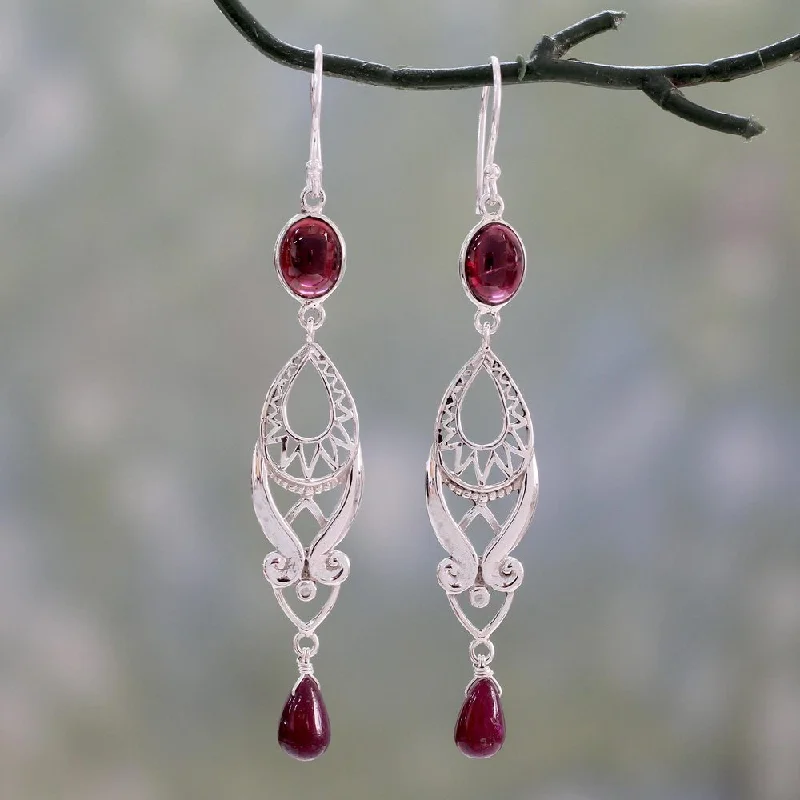 Handmade Sterling Silver 'Mughal Mystery' Ruby Garnet Earrings (India) - 3.1*0.5