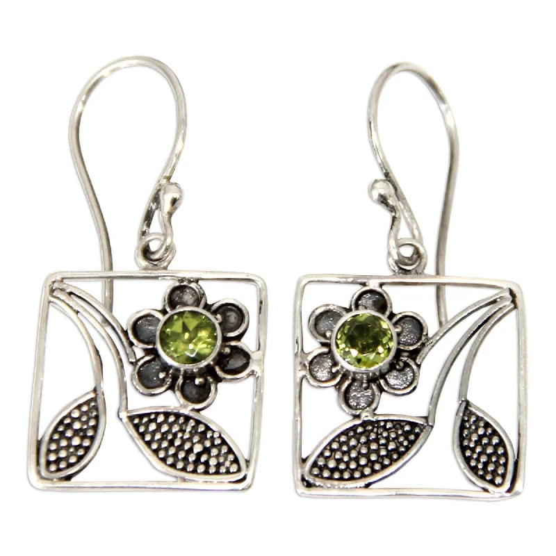 Sterling Silver 'Bali Daisy' Peridot Flower Earrings